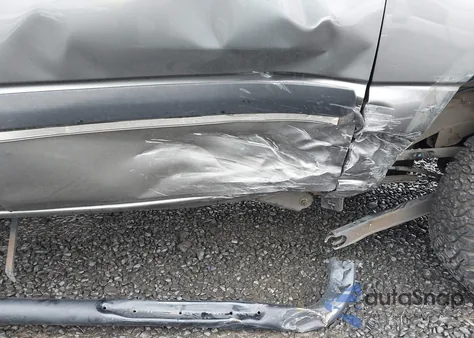 2001 Chevrolet Suburban 1500 Ls from USA, damaged, VIN 3GNFK16T21G221423